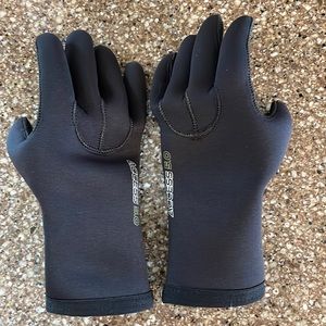 HyperFlex Wet suit Gloves-never worn